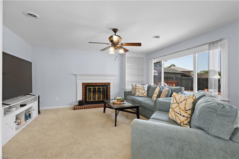 Photo 11 of 22 residential for sale in Newport News virginia
