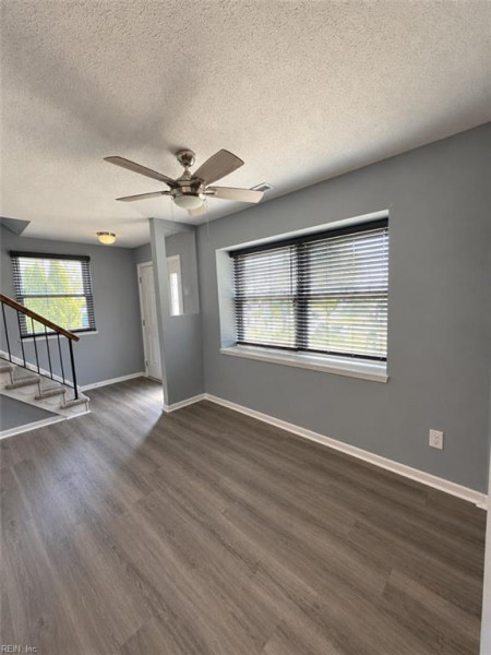 Photo 4 of 28 residential for sale in Virginia Beach virginia