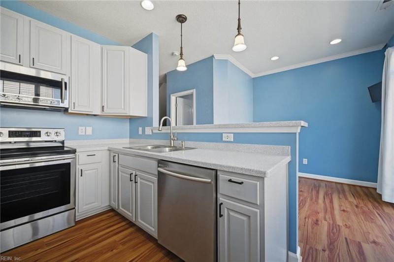 Photo 10 of 35 residential for sale in Virginia Beach virginia