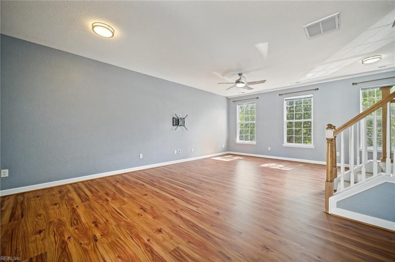 Photo 5 of 35 residential for sale in Virginia Beach virginia