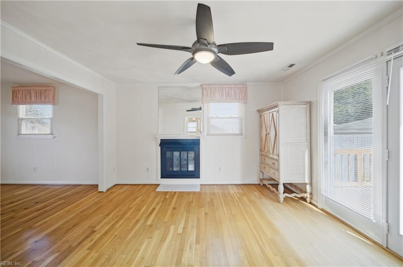 Photo 14 of 50 residential for sale in Virginia Beach virginia
