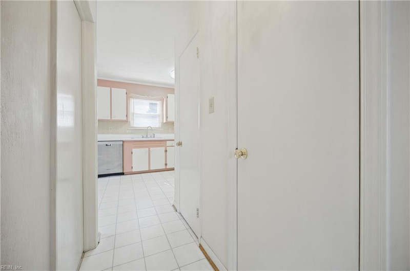 Photo 16 of 50 residential for sale in Virginia Beach virginia