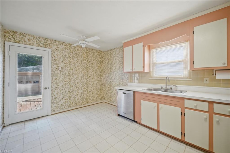 Photo 21 of 50 residential for sale in Virginia Beach virginia