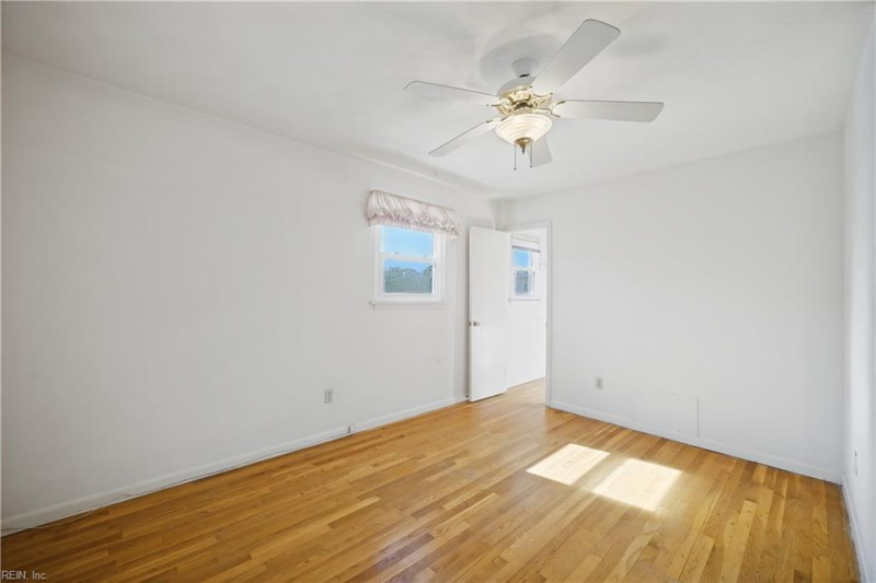 Photo 35 of 50 residential for sale in Virginia Beach virginia