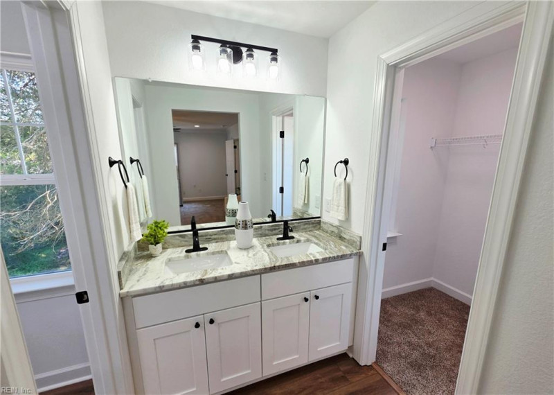 Photo 15 of 31 residential for sale in Suffolk virginia