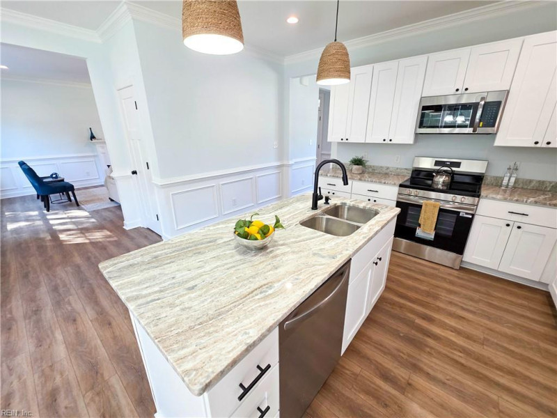 Photo 4 of 31 residential for sale in Suffolk virginia