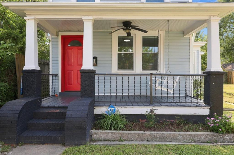 Photo 10 of 33 residential for sale in Norfolk virginia