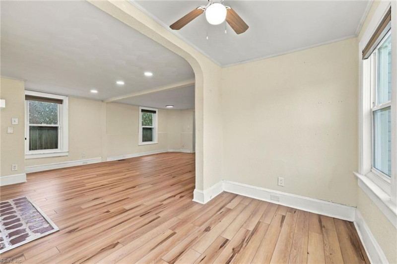 Photo 14 of 33 residential for sale in Norfolk virginia