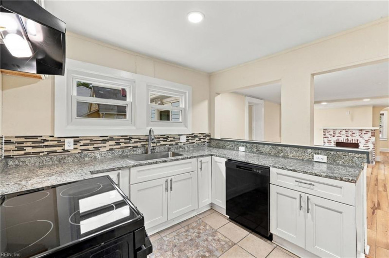 Photo 16 of 33 residential for sale in Norfolk virginia