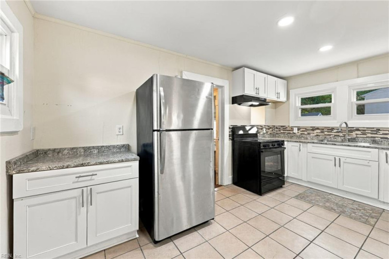 Photo 17 of 33 residential for sale in Norfolk virginia