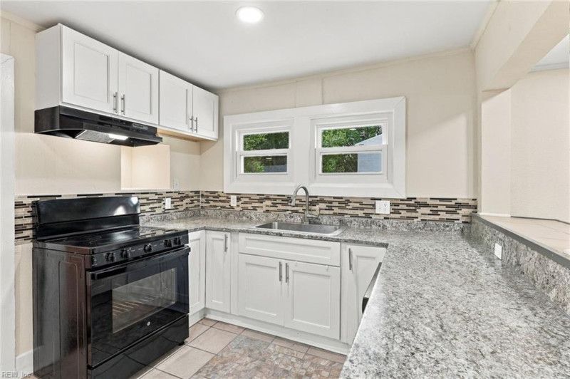 Photo 18 of 33 residential for sale in Norfolk virginia