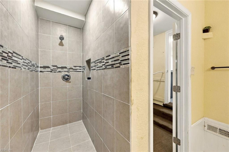 Photo 21 of 33 residential for sale in Norfolk virginia