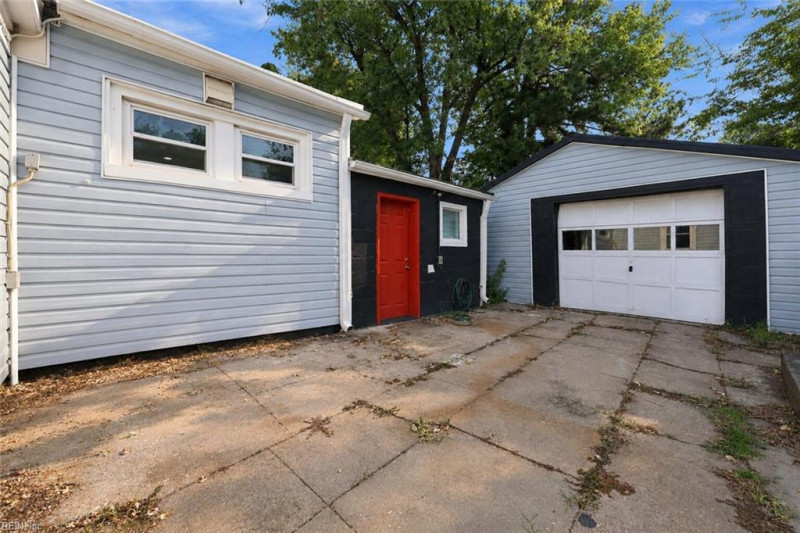Photo 28 of 33 residential for sale in Norfolk virginia