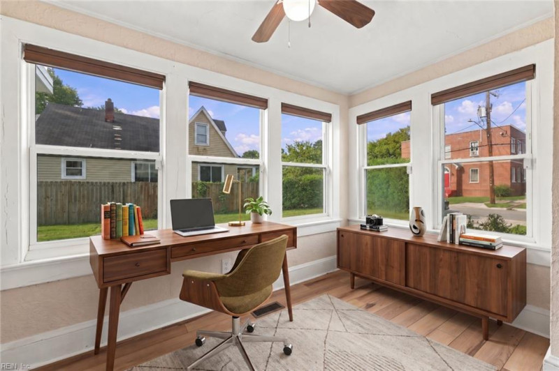 Photo 3 of 33 residential for sale in Norfolk virginia
