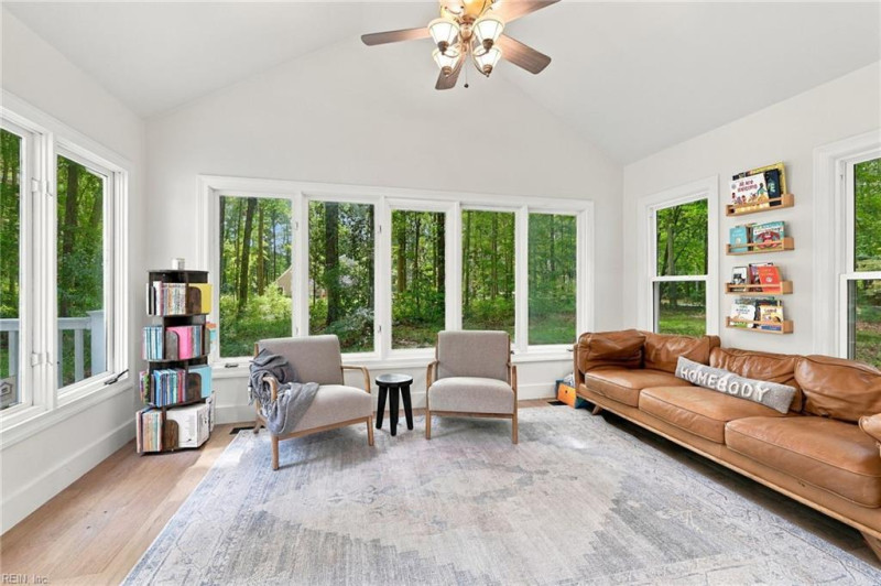Photo 18 of 30 residential for sale in Chesapeake virginia
