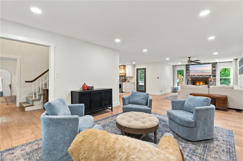 Photo 19 of 30 residential for sale in Chesapeake virginia