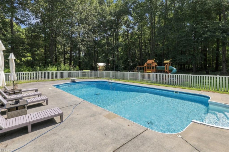 Photo 23 of 30 residential for sale in Chesapeake virginia