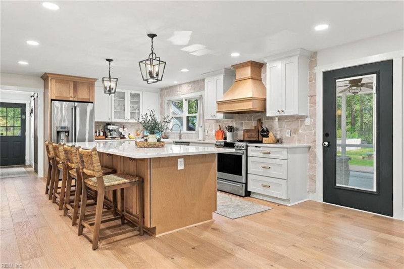 Photo 5 of 30 residential for sale in Chesapeake virginia