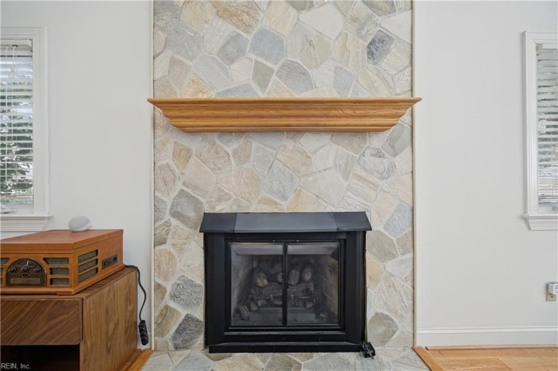 Photo 15 of 44 residential for sale in Virginia Beach virginia