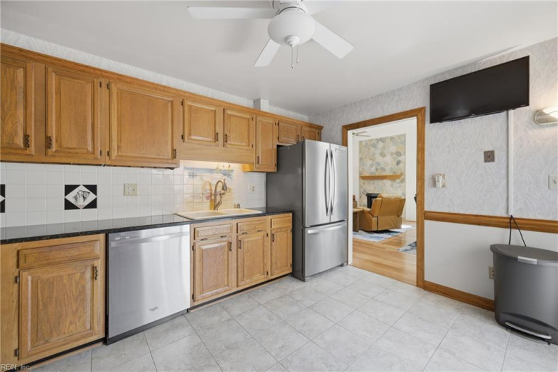 Photo 9 of 44 residential for sale in Virginia Beach virginia