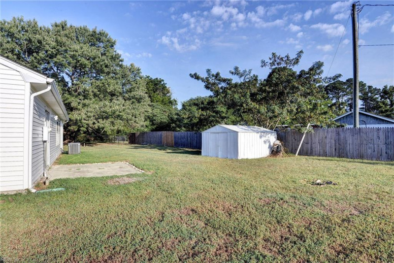 Photo 23 of 25 residential for sale in Gloucester County virginia