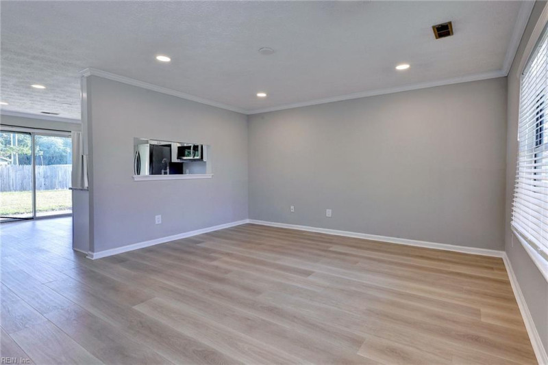 Photo 6 of 25 residential for sale in Gloucester County virginia
