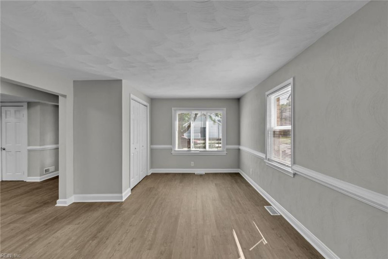 Photo 14 of 46 residential for sale in Norfolk virginia