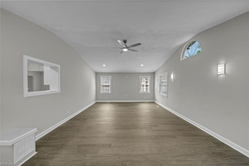 Photo 18 of 46 residential for sale in Norfolk virginia
