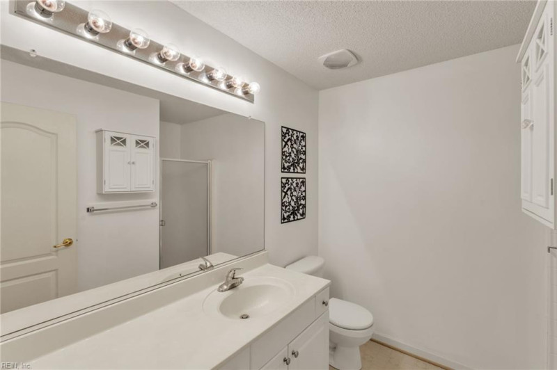 Photo 20 of 43 residential for sale in Chesapeake virginia