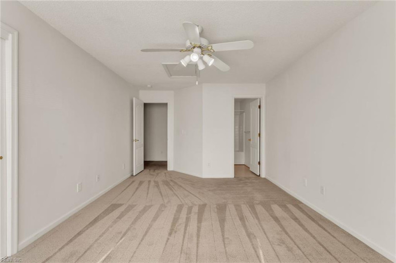 Photo 25 of 43 residential for sale in Chesapeake virginia