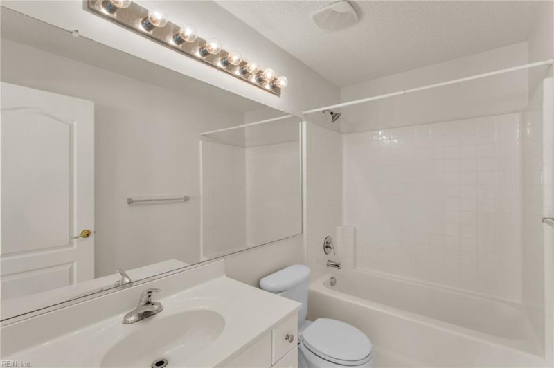 Photo 27 of 43 residential for sale in Chesapeake virginia