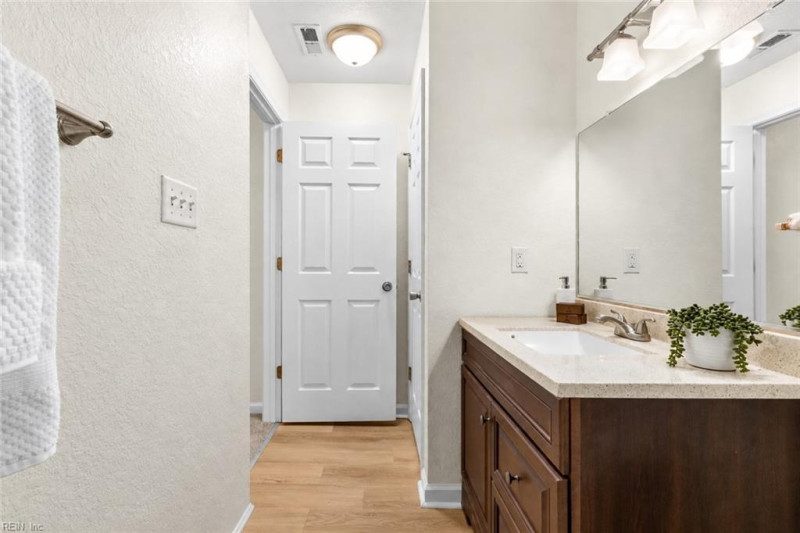 Photo 20 of 41 residential for sale in Chesapeake virginia