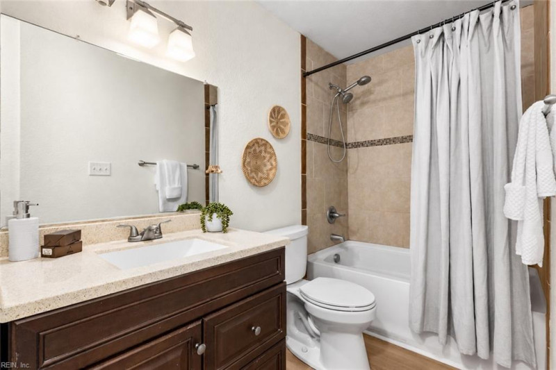 Photo 21 of 41 residential for sale in Chesapeake virginia