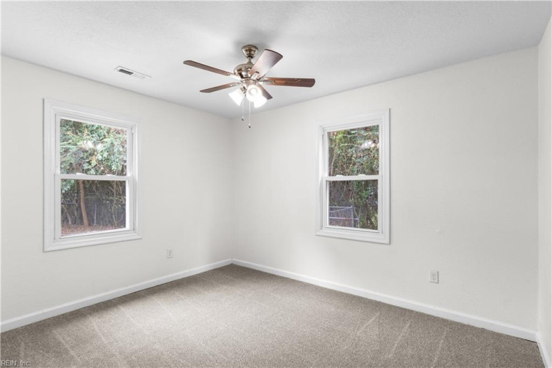 Photo 22 of 41 residential for sale in Chesapeake virginia