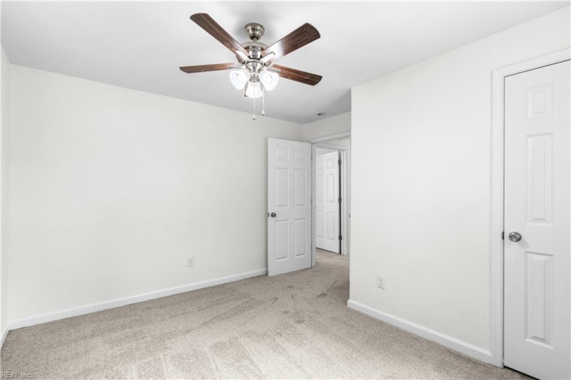 Photo 24 of 41 residential for sale in Chesapeake virginia