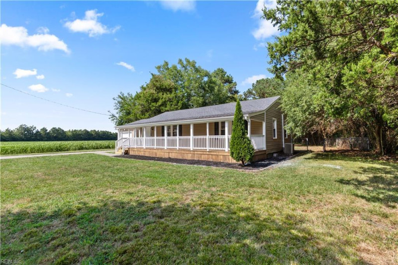 Photo 4 of 41 residential for sale in Chesapeake virginia