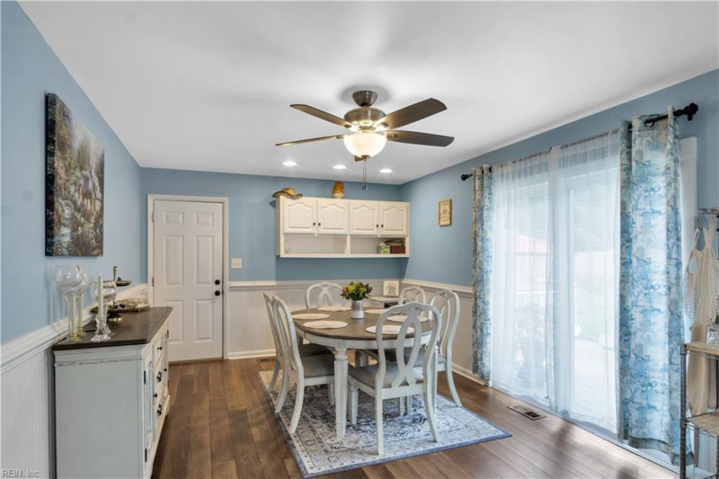 Photo 9 of 37 residential for sale in James City County virginia