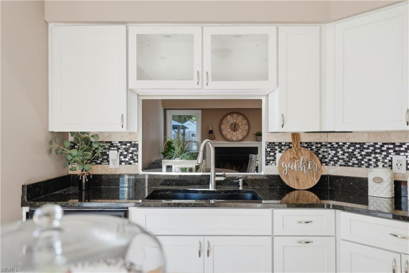 Photo 13 of 38 residential for sale in Virginia Beach virginia