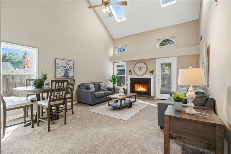 Photo 3 of 38 residential for sale in Virginia Beach virginia