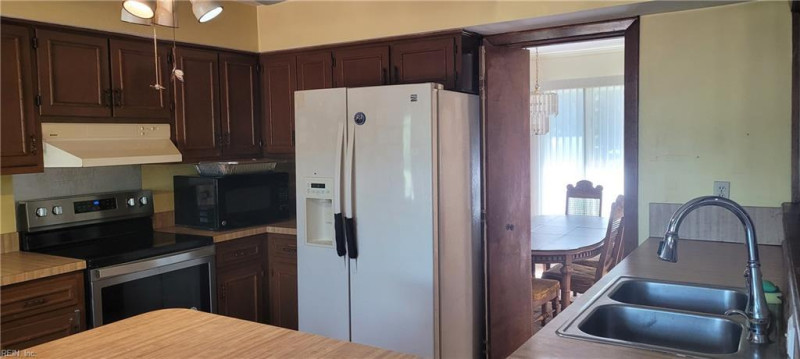 Photo 17 of 20 residential for sale in Suffolk virginia