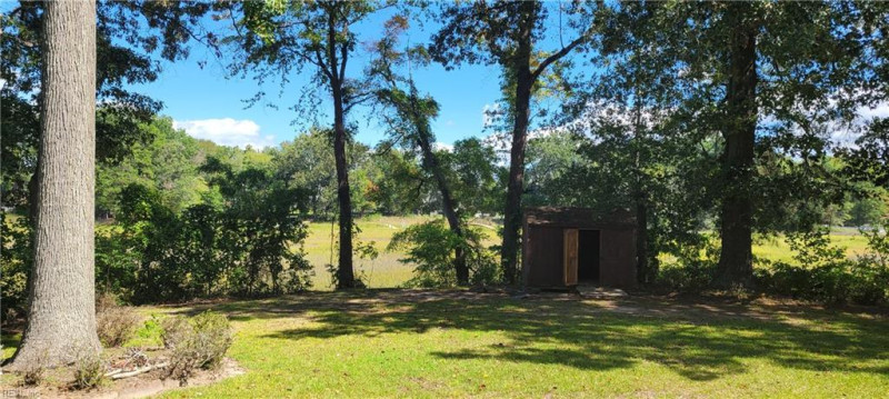 Photo 5 of 20 residential for sale in Suffolk virginia