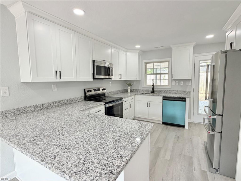 Photo 17 of 40 residential for sale in Virginia Beach virginia