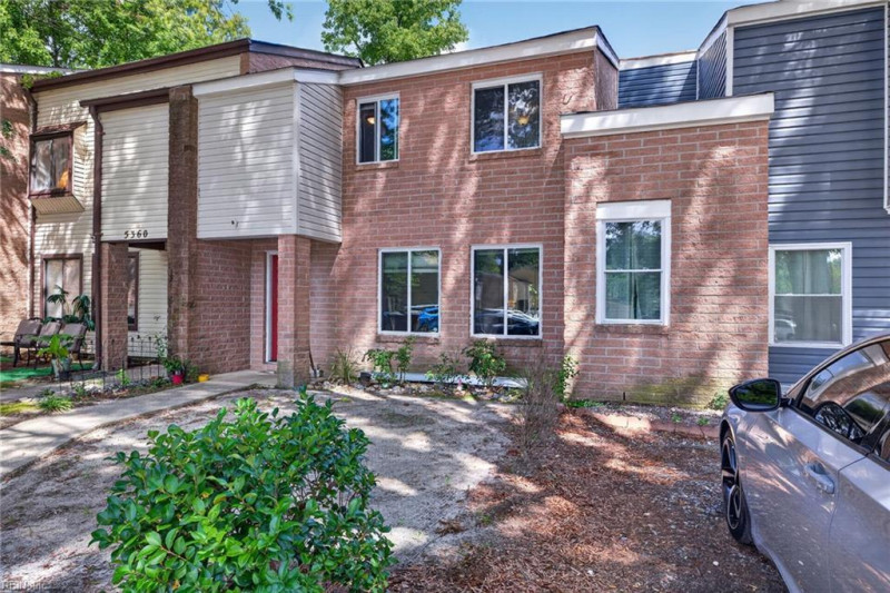 Photo 2 of 25 residential for sale in Virginia Beach virginia