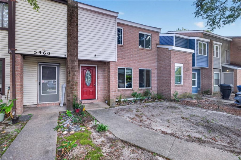 Photo 3 of 25 residential for sale in Virginia Beach virginia