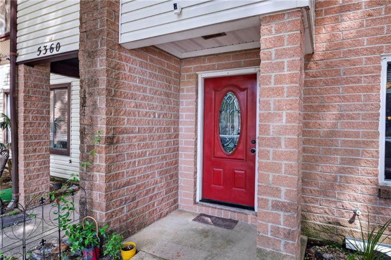 Photo 4 of 25 residential for sale in Virginia Beach virginia