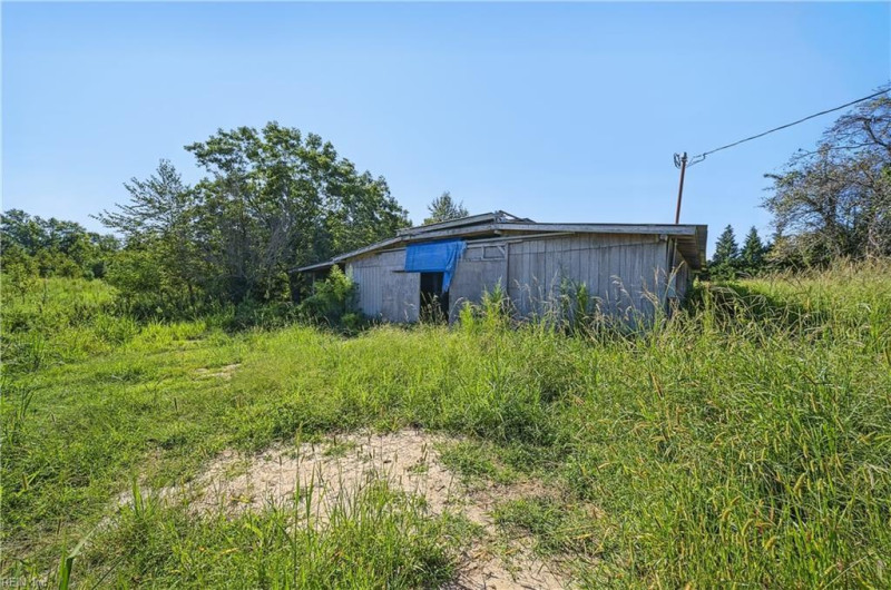 Photo 10 of 45 residential for sale in Suffolk virginia