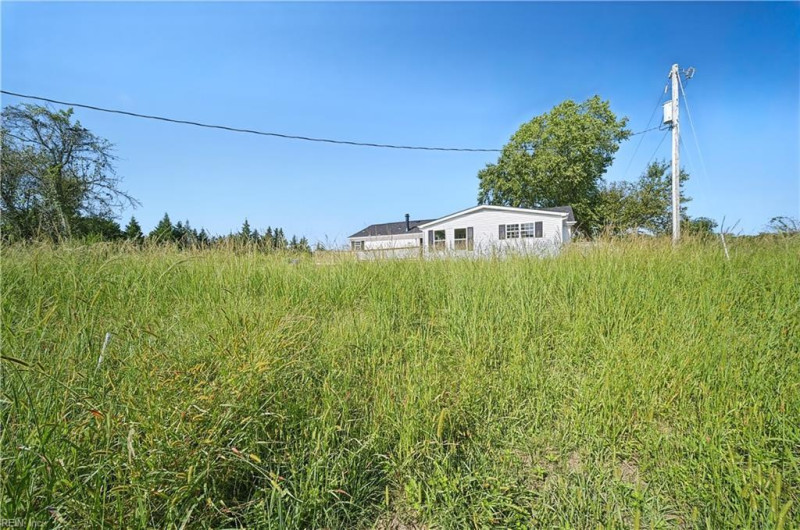 Photo 11 of 45 residential for sale in Suffolk virginia