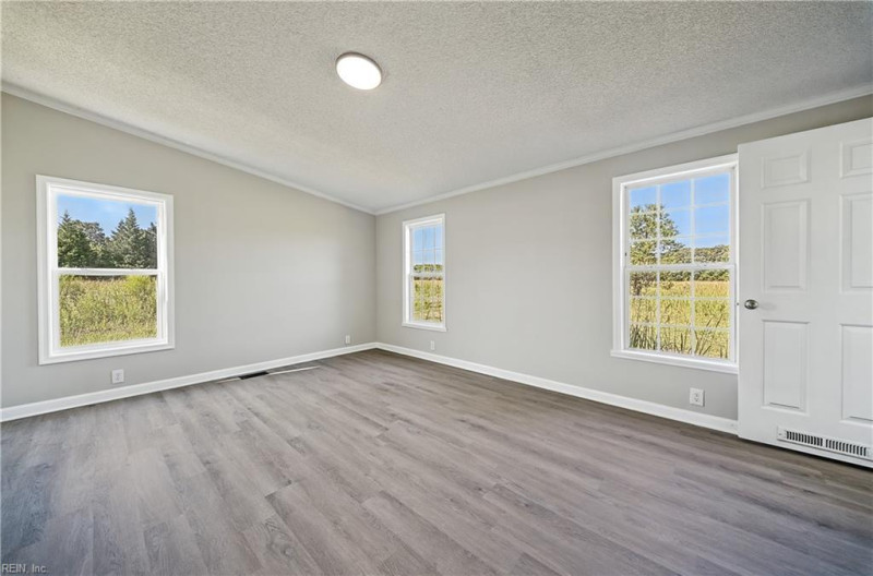 Photo 14 of 45 residential for sale in Suffolk virginia