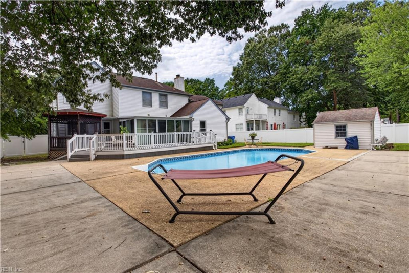 Photo 18 of 21 residential for sale in Chesapeake virginia