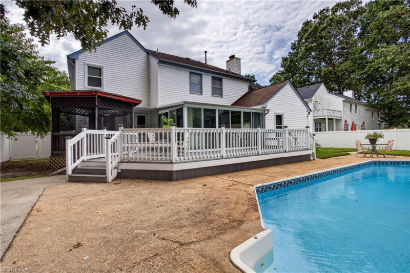 Photo 19 of 21 residential for sale in Chesapeake virginia
